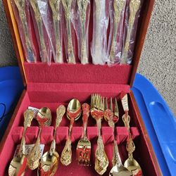 Stainless China Gold Plated Silverware 60 Piece.