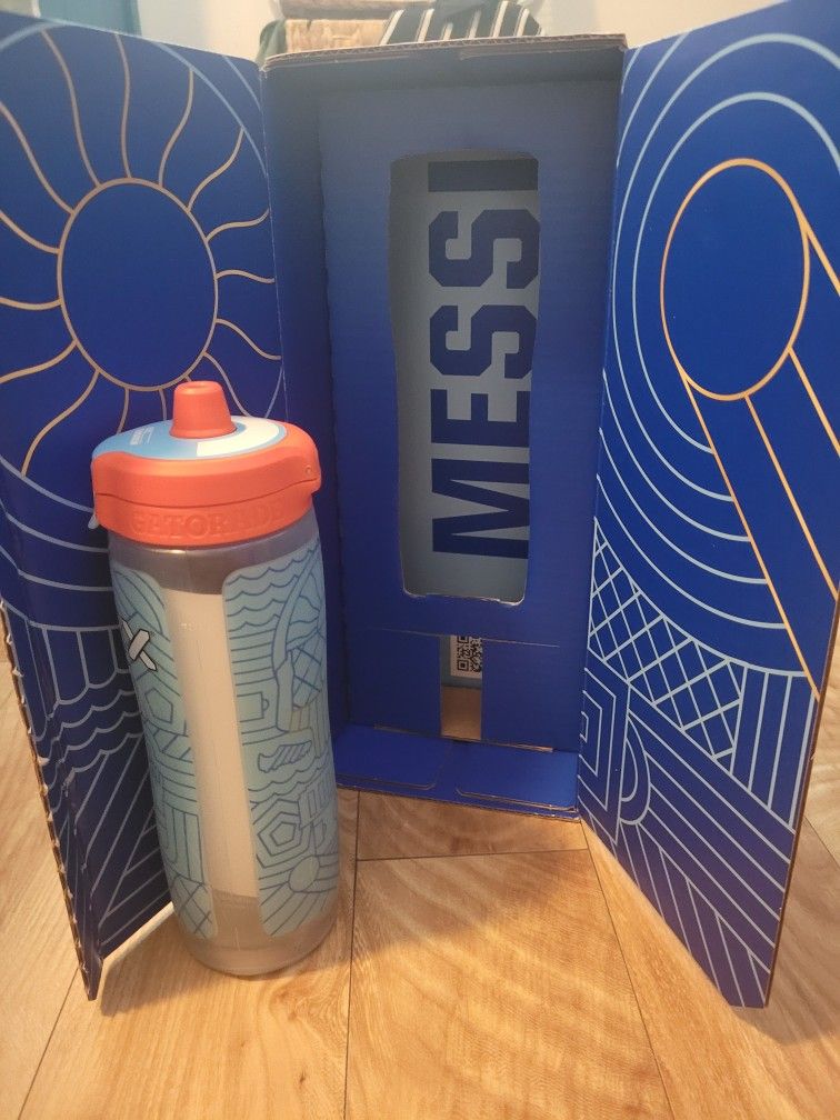 Lionel Messi Gatorade GX Collabs Fuel Tomorrow 30oz Squeeze Sports Water Bottle