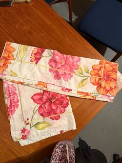 Set Of 2 Standard Pillowcase European Sham Multicolor Floral 25”x19”