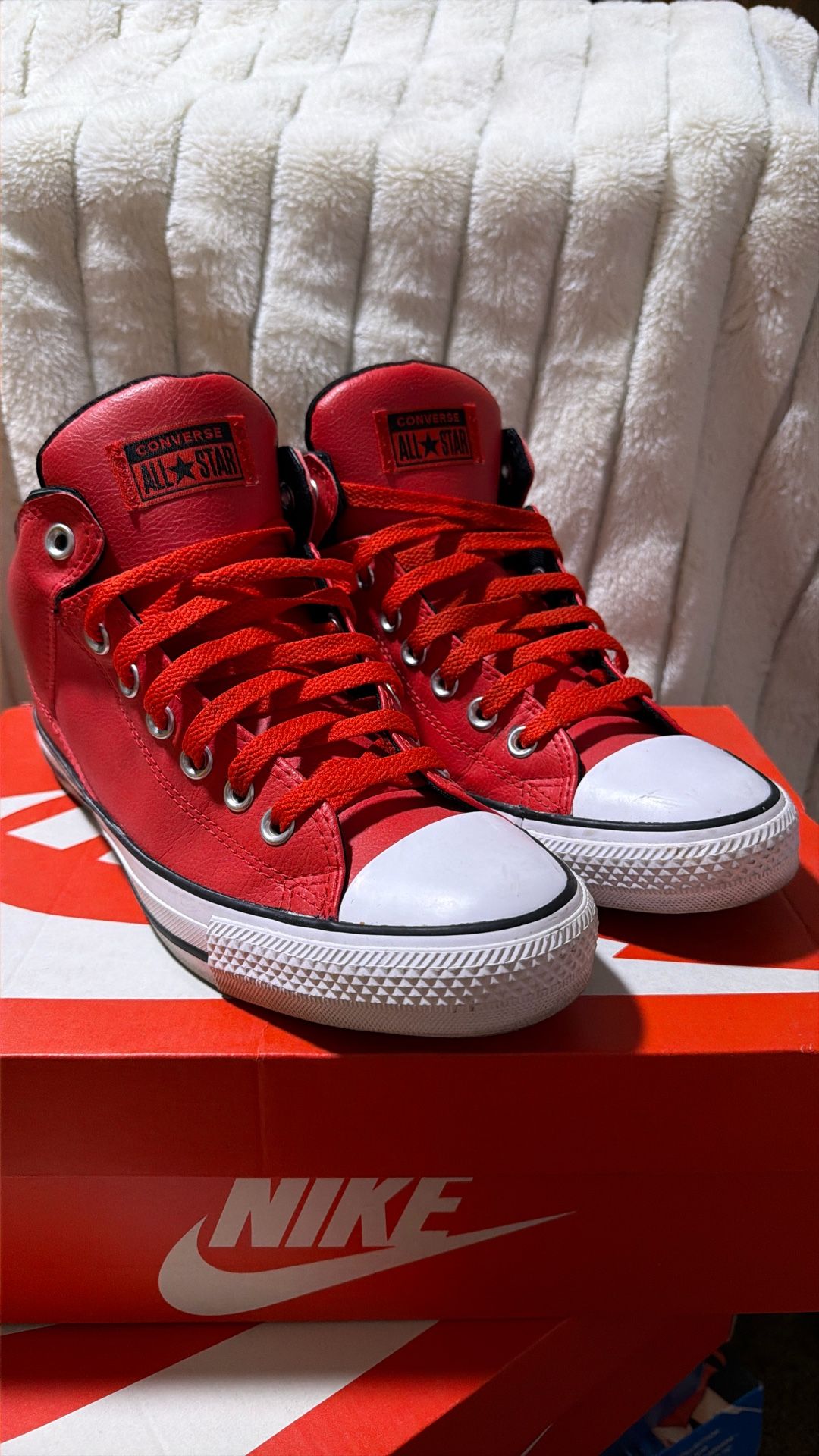 Converse “Street Mid Top Red Leather”