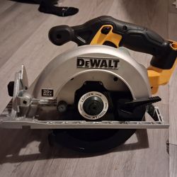 Dewalt Saw Cordless With No Battery 
