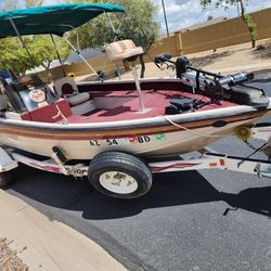 Crestliner 2000 .aluminum V HULL