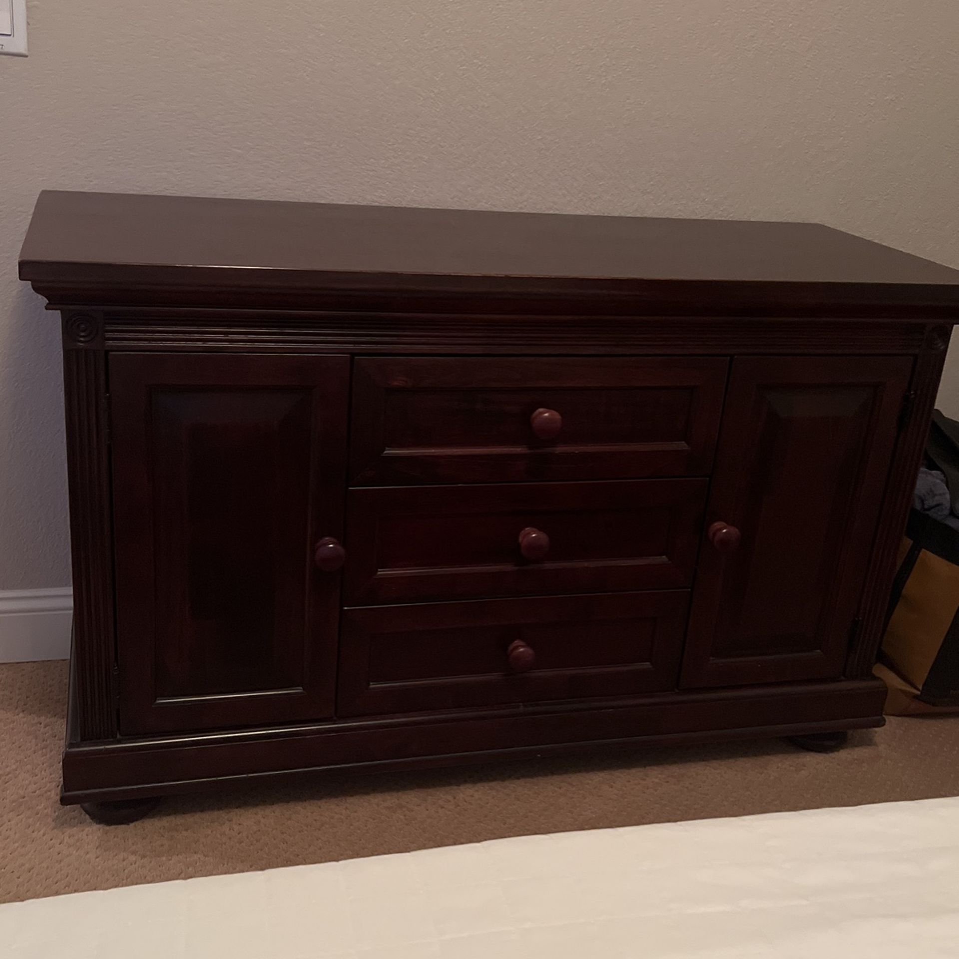 Small Dresser Or Baby Changing Table With Drawers 