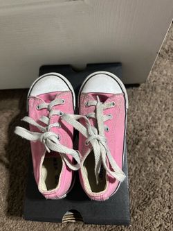 Pink converse kids size 9