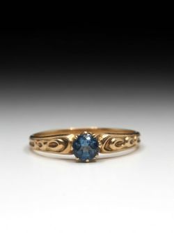 Antique London Blue Topaz 14k Gold Ring (0.8 dwt)