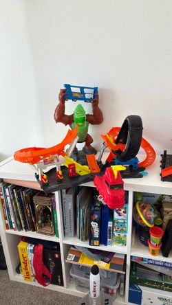 Hot Wheels Toxic Gorilla Slam