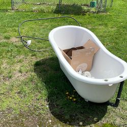 Claw Foot Bathtub Like New