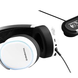 SteelSeries Arctis Pro + GameDAC Wired Gaming Headset - Certified Hi-Res Audio - Dedicated DAC and Amp - for PS5/PS4 and PC - White