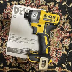 New DEWALT 20V 1/4” Impact Driver (DCF887) - Tool Only
