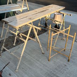 Scaffold for stucco and planks