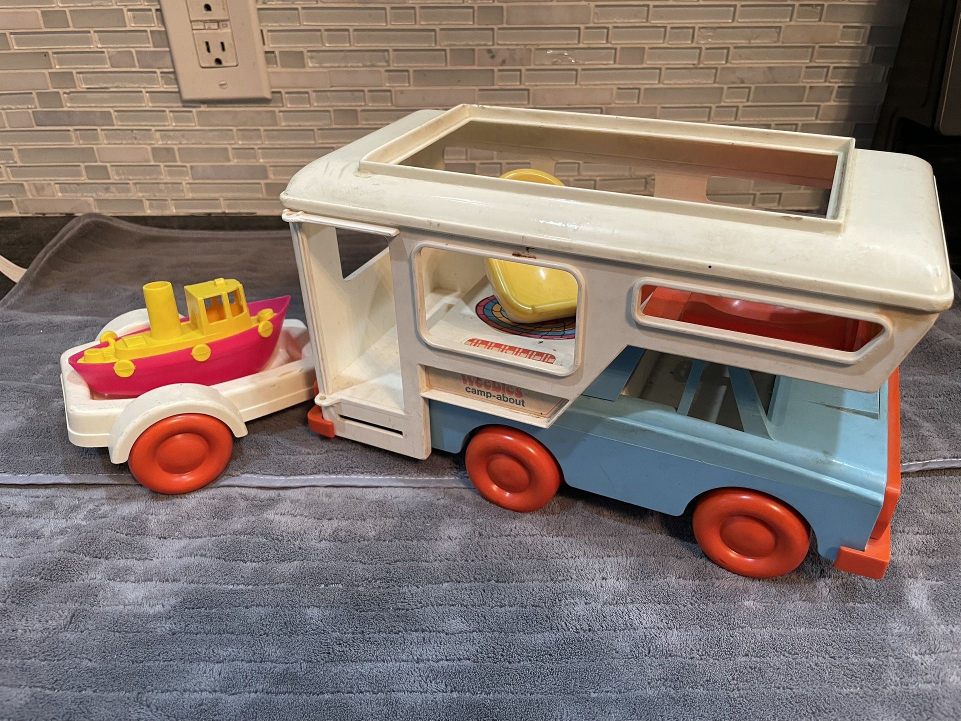 Vintage Weebles Camp-About Camper Car Truck Top Romper Room 1972 Hasbro