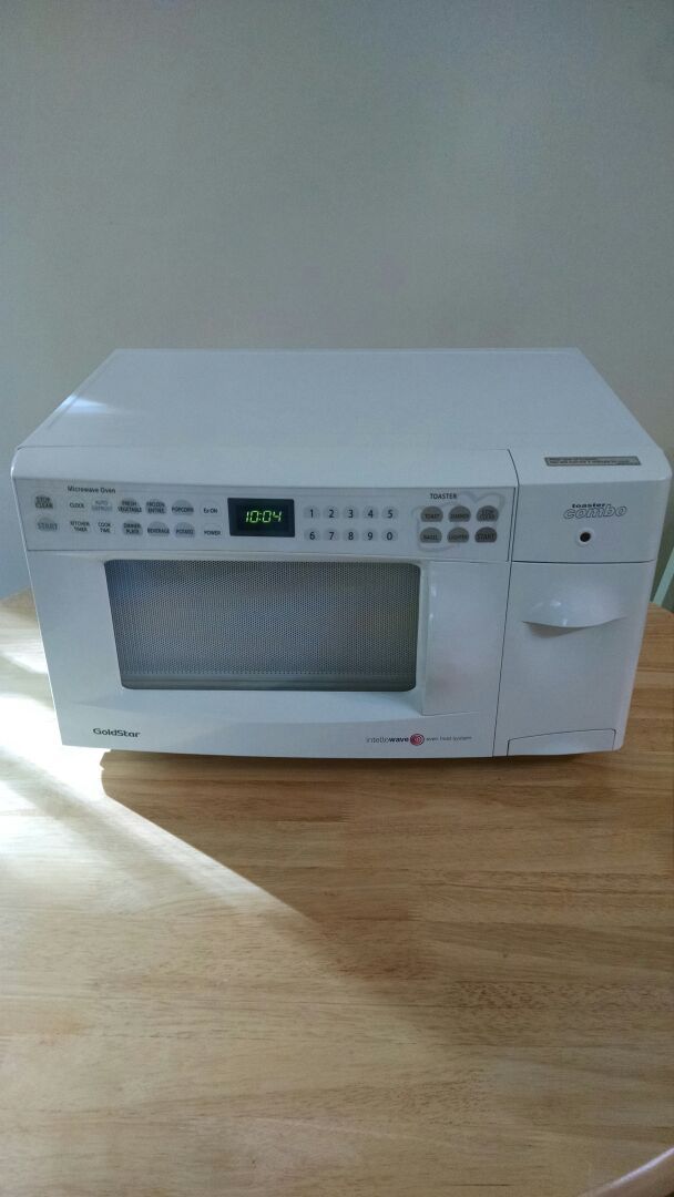 Goldstar intellowave even heating system Microwave oven Toaster combo