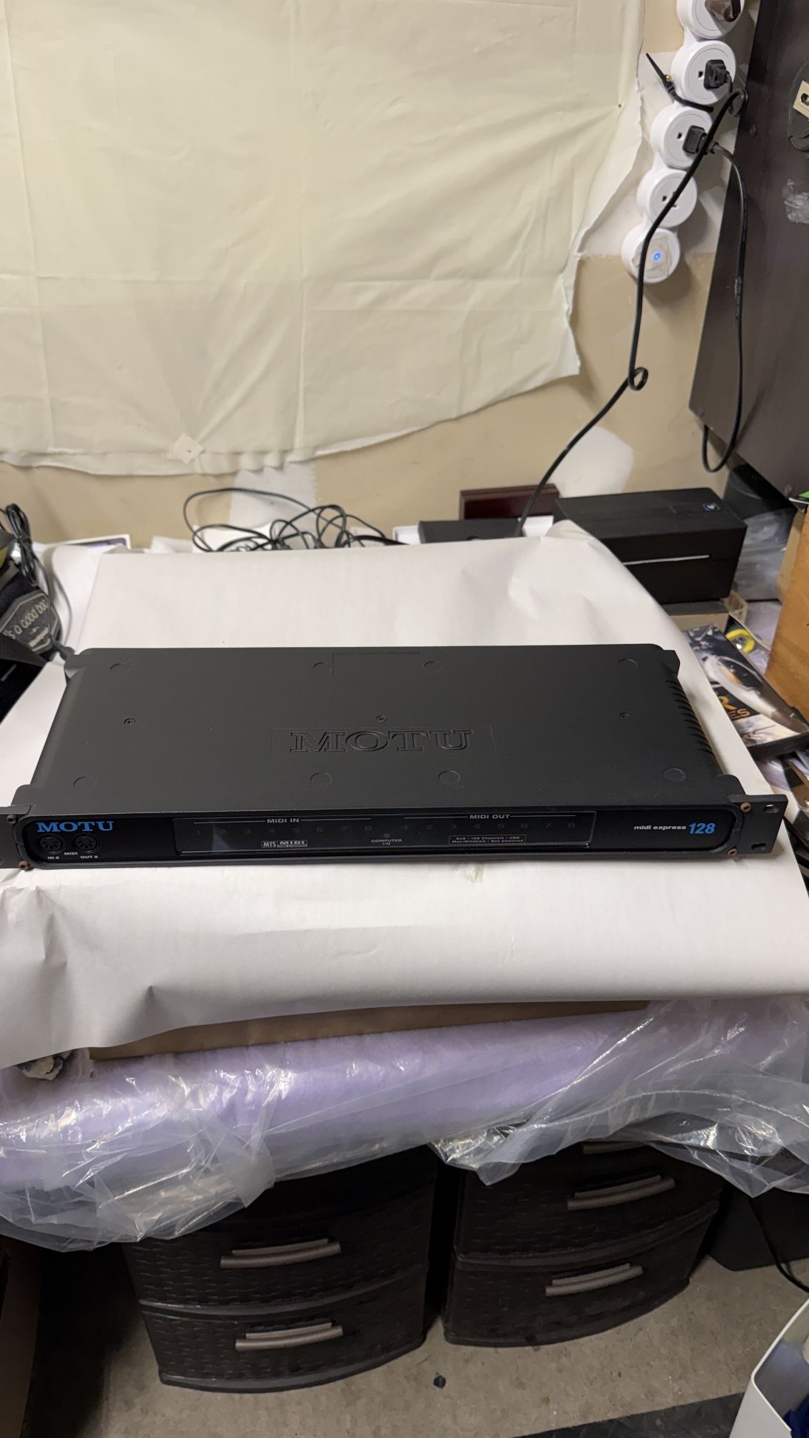 MOTU Express 128 – 8x8 USB MIDI Interfac