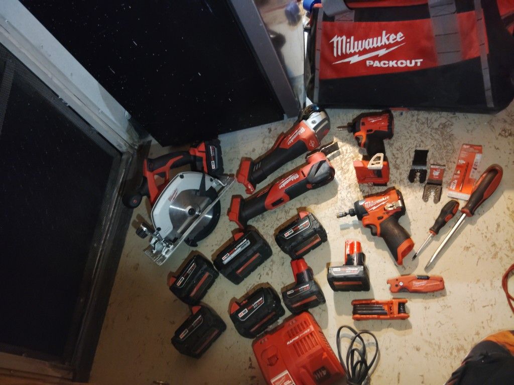 Milwaukee Pack out Tools