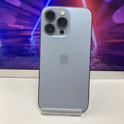 Factory Unlocked Iphone 13 pro 256 gb comes with store warranty 