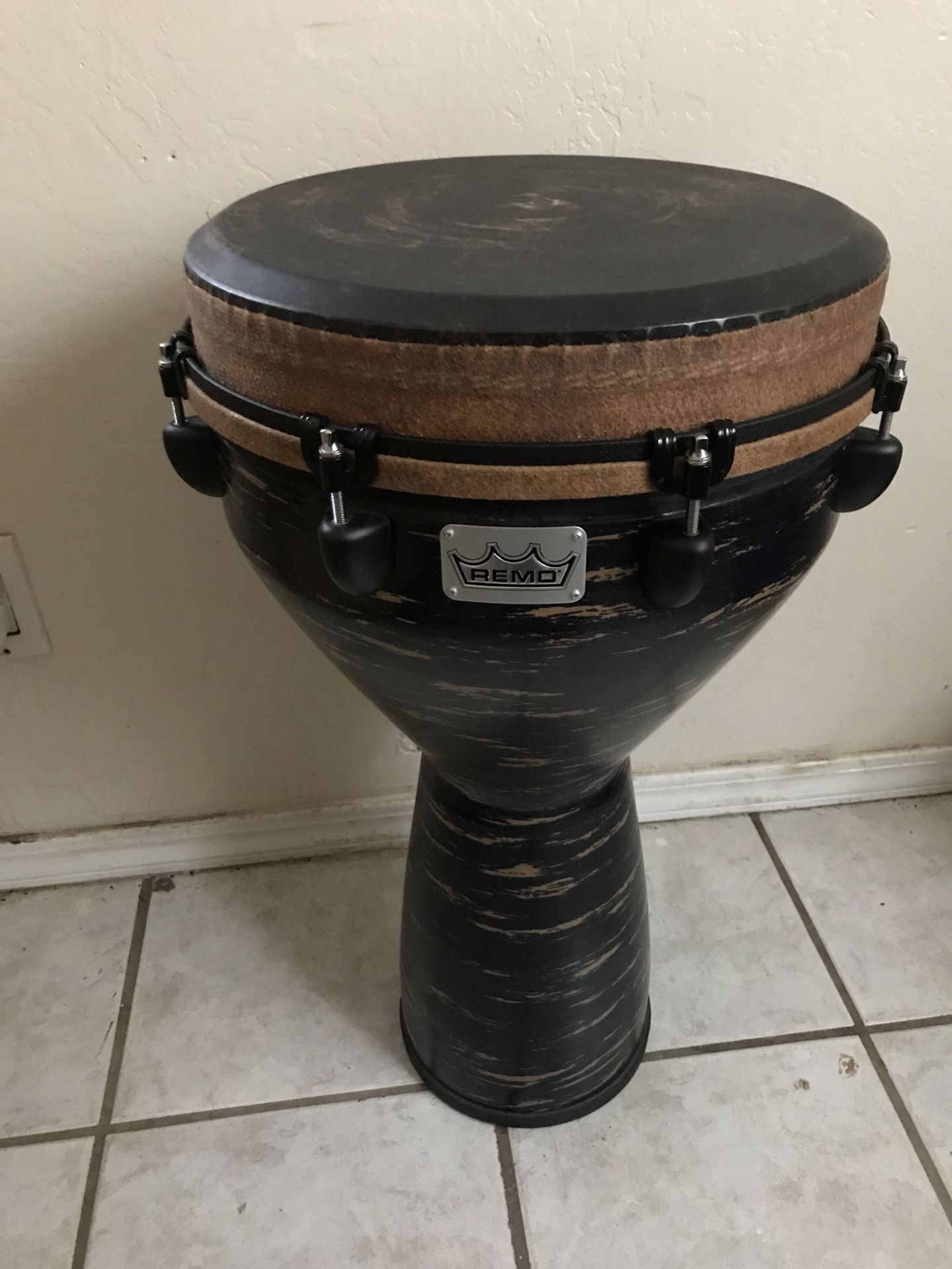 Remo Mondo Designer Series Djembe Drum