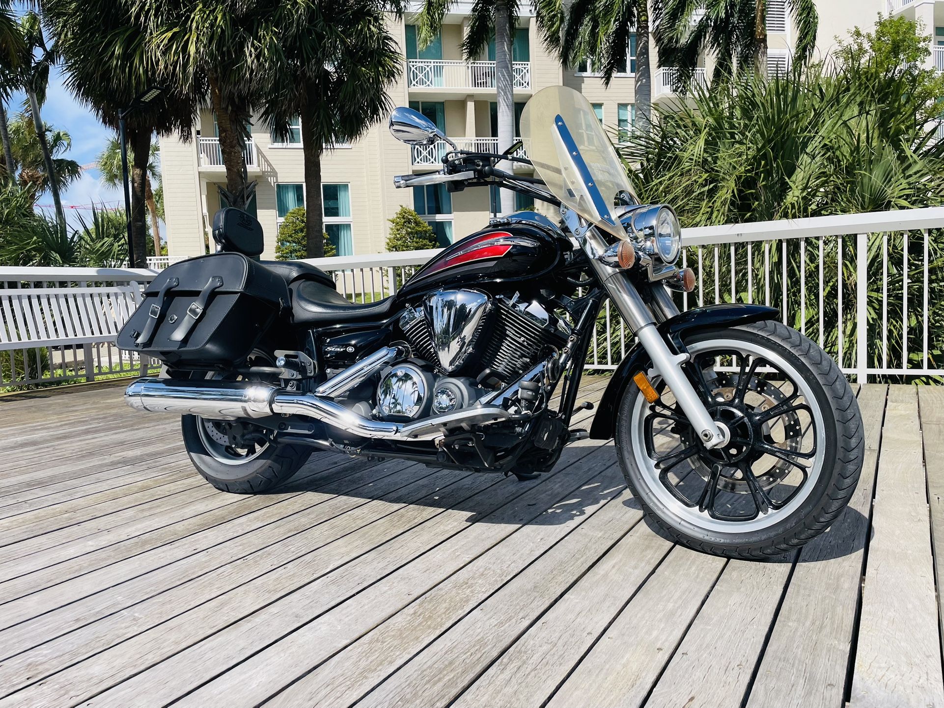 2014 Yamaha V Star 950 Super nice clean One Owner Bike ** Yes Financing **