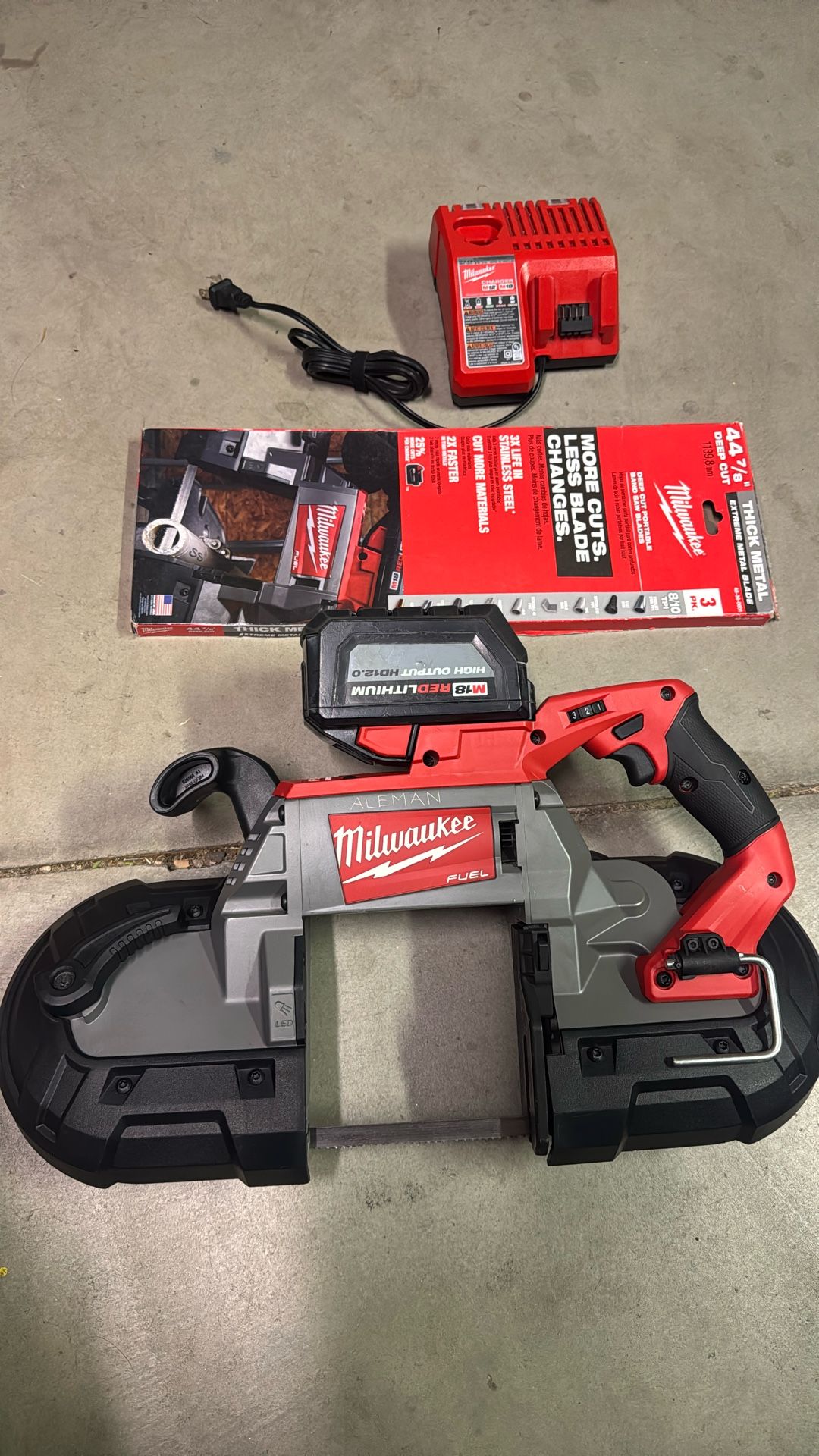 M18 Fuel Band Saw Deep Cut + High Output HD12.0 Battery