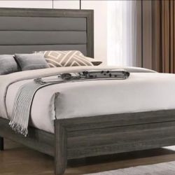 Complete Bed Queen Size With Wooden Bedframe And Mattress And Base Too 