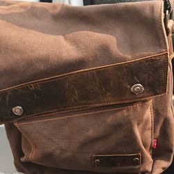 A,VINTAGE UNISEX BAG ONLY ONE AVAILABLE