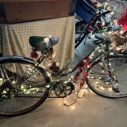 Bike, Holiday Decorated 