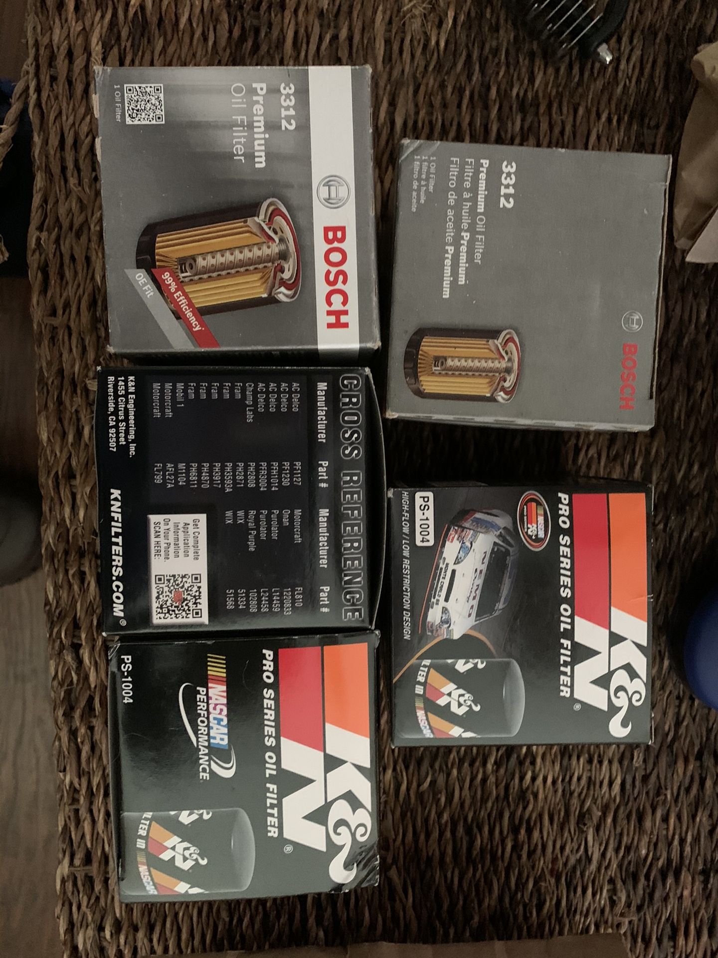 Bosch and K&N oil filters sizes in pictures, fits Hyundai Elantra