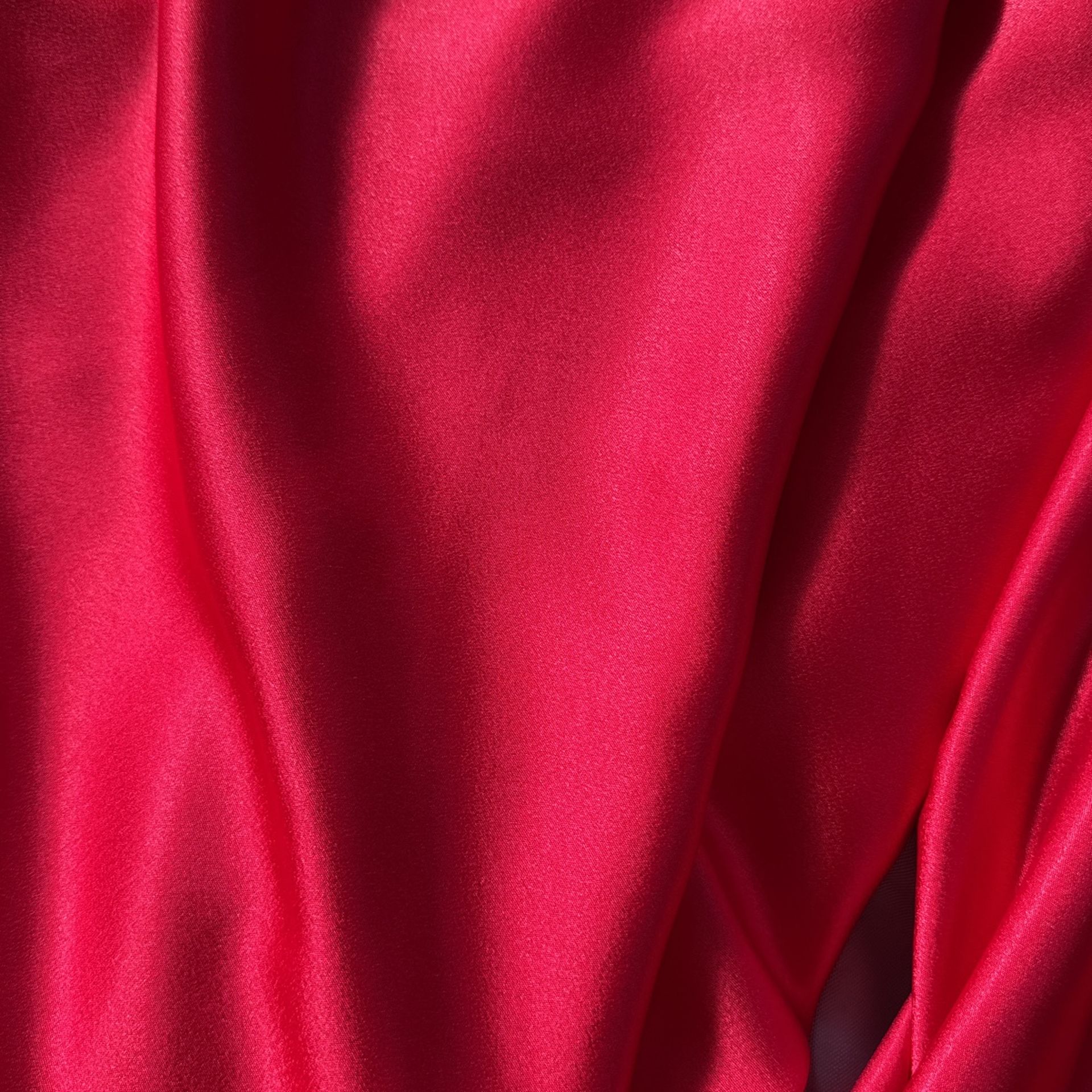 19 Red Satin table Cloths (112”x102”) Great For Parties And Weddings!!