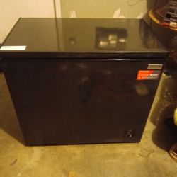7 cu. ft. Frigidaire Chest Freezer $130 LOCATED IN SEBASTIAN 