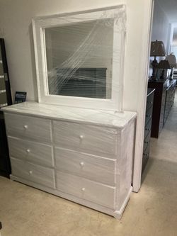 Pinewood 6 drawer dresser with mirror