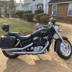 2001 Honda Shadow Sabre 1100 (VT1100c2)