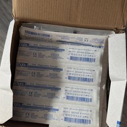 Disposable Syringes with needles