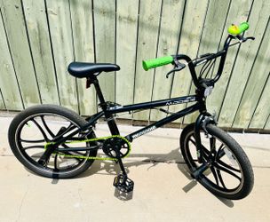 Mongoose Mode 270 BMX Bike