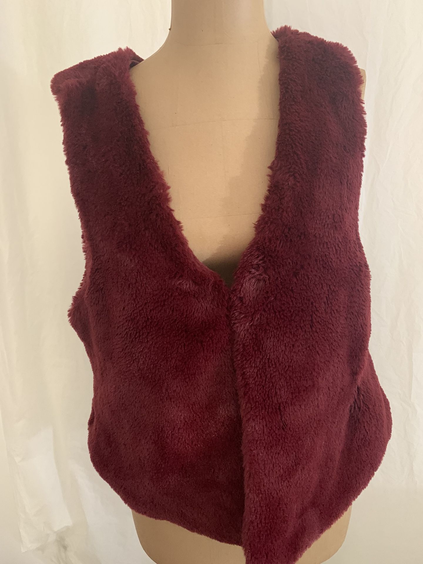 Me Jane Faux Fur Vest Large