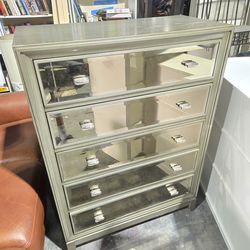 Beautiful chest Dresser