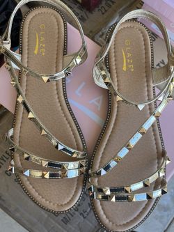 Women's Tudded Flat Thong Sandals
