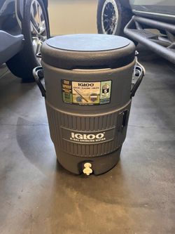 Igloo 5-Gallon Drinking Water Cooler / Beverage Dispenser