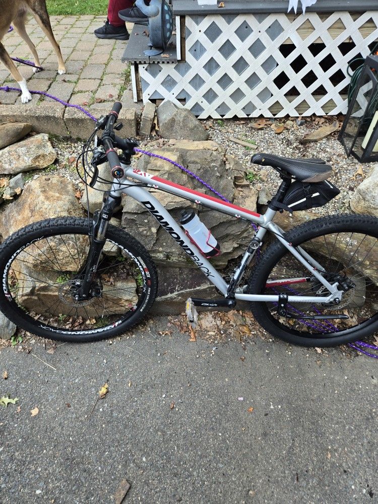 Dimondback Axis Xe 27.5