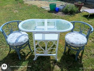 Beautiful Wicker Glass Top Table and Chairs