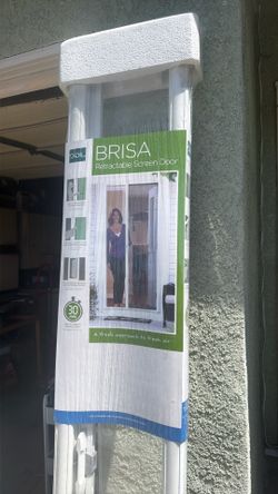 Retractable screen door