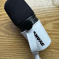 Shure MV7X With Boom Arm