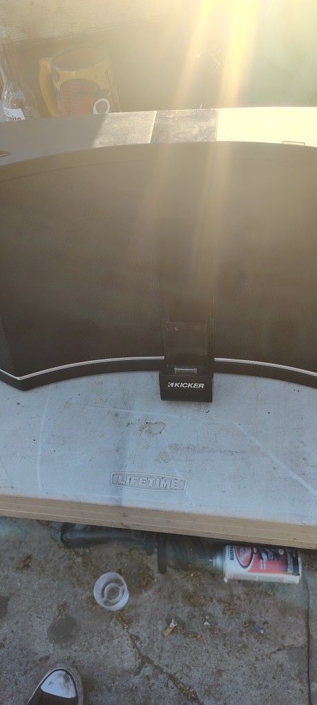 Kicker Bluetooth Speaker