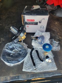 Delta Foundations Shower Combo Pack