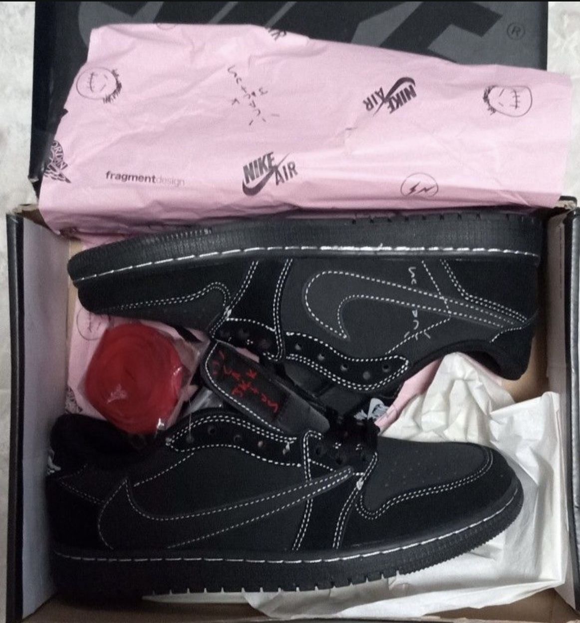 Travis Scott Jordan 1