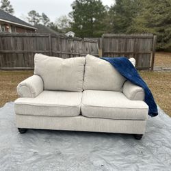 Loveseat Couch🚨FREE DELIVERY🚨