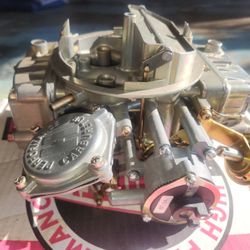 Holley 80555-1 650 CFM, 4-barrel, spread-bore carburetor Rochester Quadrajet GM