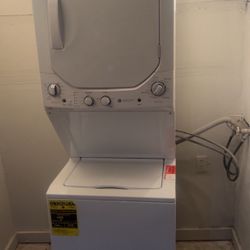 Stackable Washer and dryer (BRAND NEW)