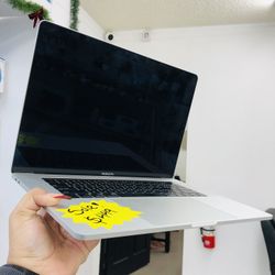 MacBook Pro 2019 16gb Ram 256gb SSD 