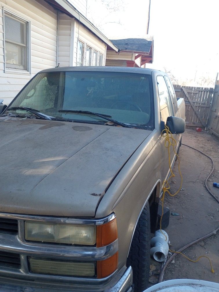 Parts Truck 95 Chevy Silverado 