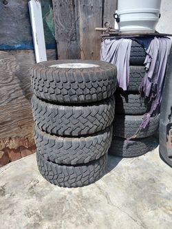Tires llantas con rines 300 por cada 4