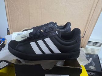 SIZE 7.5 Adidas Cloudfoam Low-Top Sneakers
